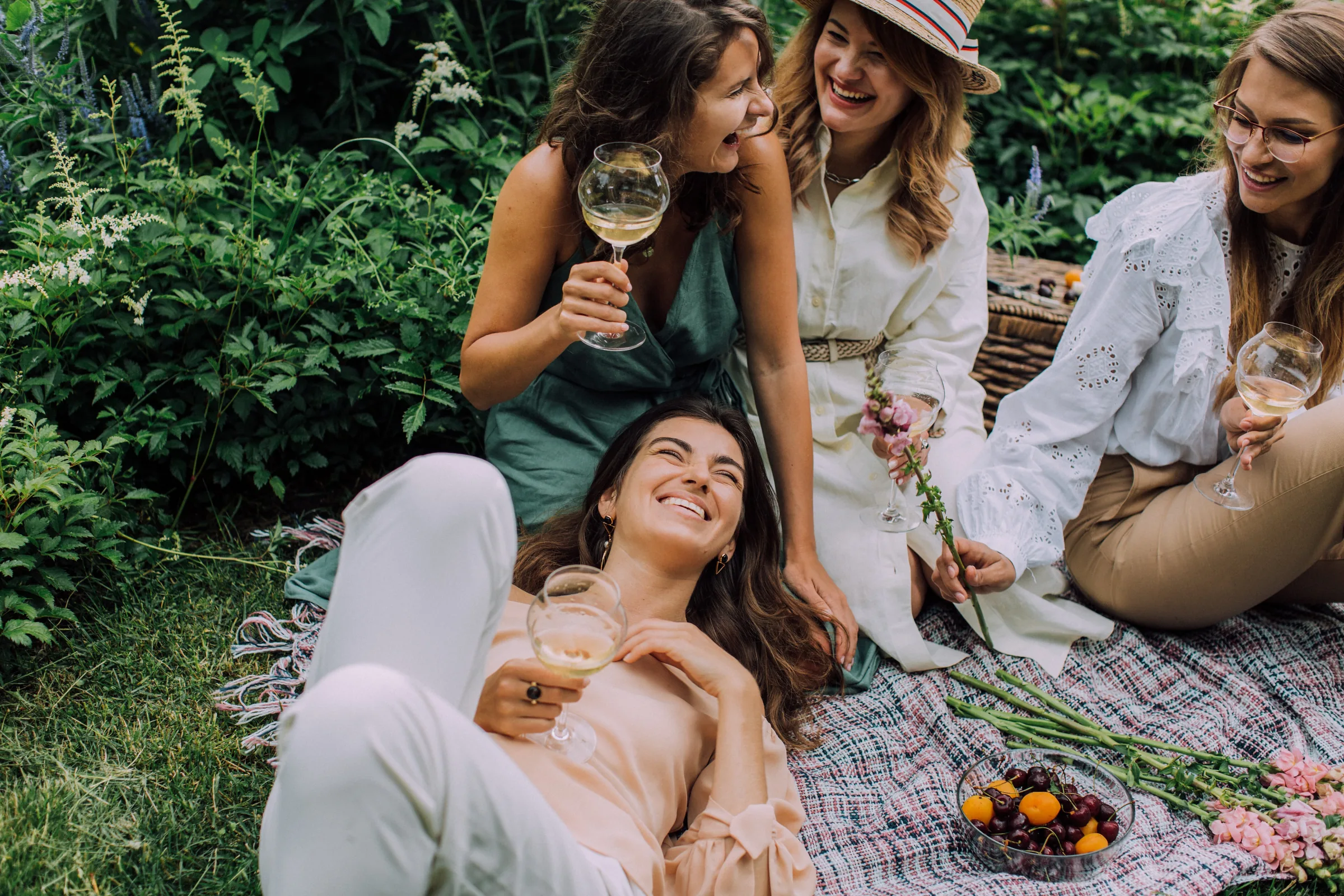 A relaxed wine picnic